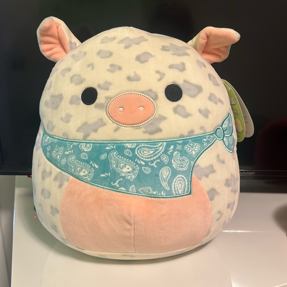 Rosie the Pig Squishmallow - Picture 1 of 1